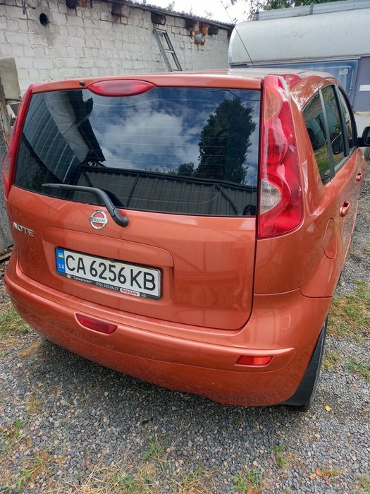 Авто.Nisan nout 1.6i