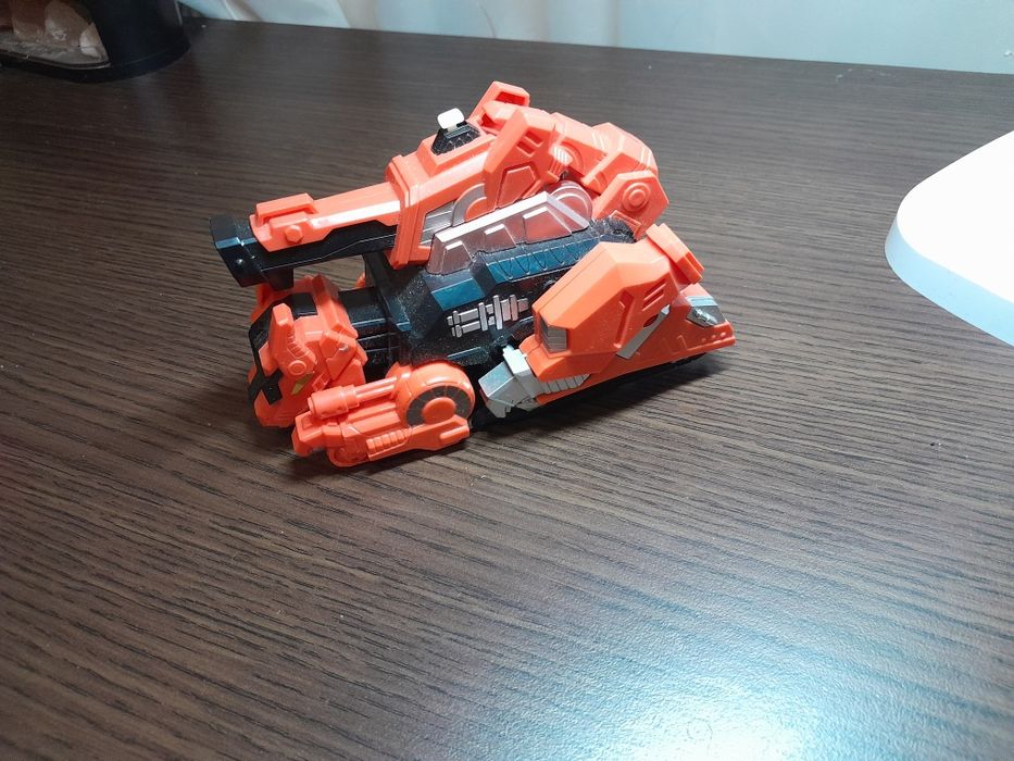 Трансформер робот