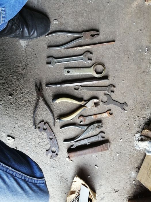 Кому що потрібно