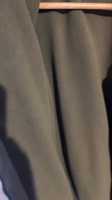 Kurtka Helly Hansen, softshell z polarową podszewką w kołnierzu, rozmiar M, kolor khaki/oliwkowy