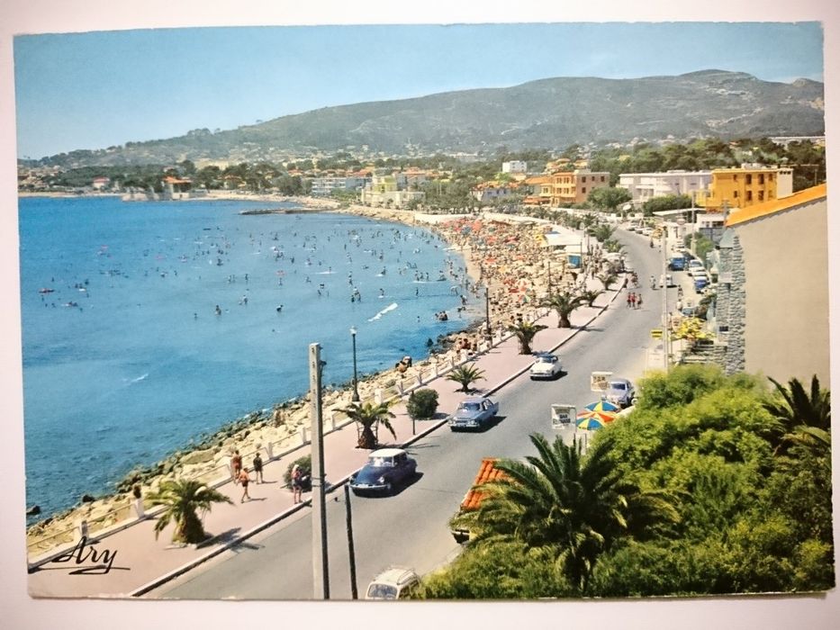 Cote D'azur - La Ciotat. Promenade De La Plage, Les Hotels