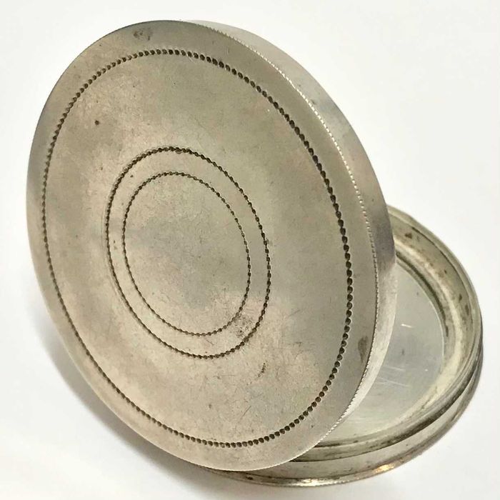 Srebrna PUDERNICZKA SREBRO 830 62g lata 30' XX w.