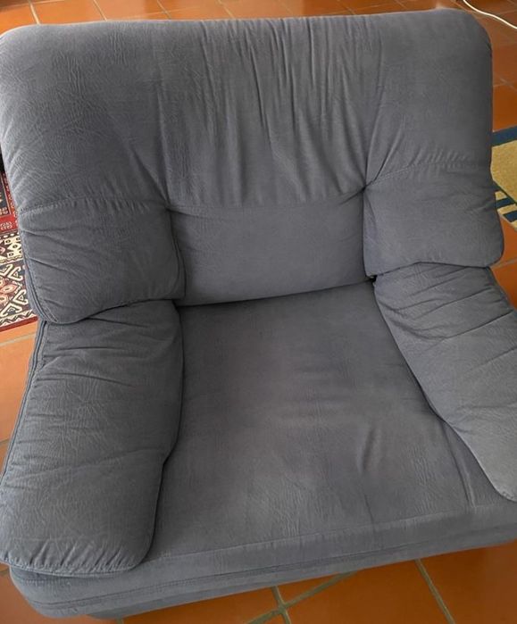 Sofás usados - azuis em pele de Alcântara