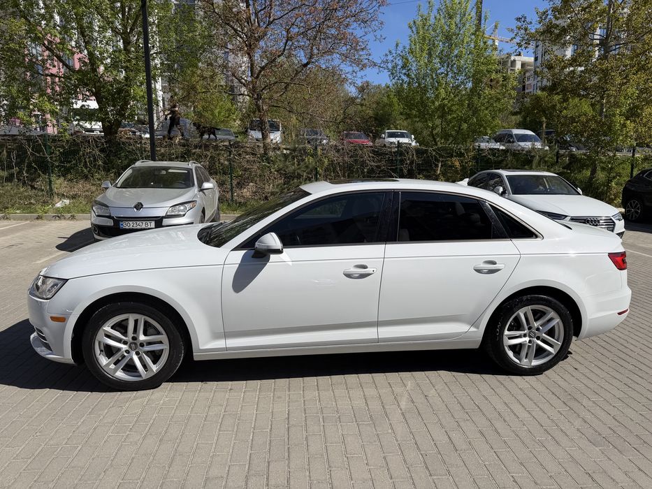 Ауді А4 2017 рік 2.0 бензин автомат