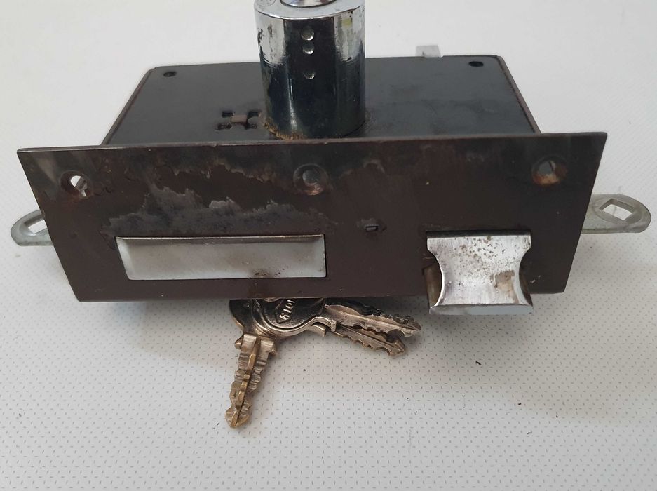 Fechadura AGC Rio Meão, 4 Entradas, Direita, com Tranca Lança Fecho