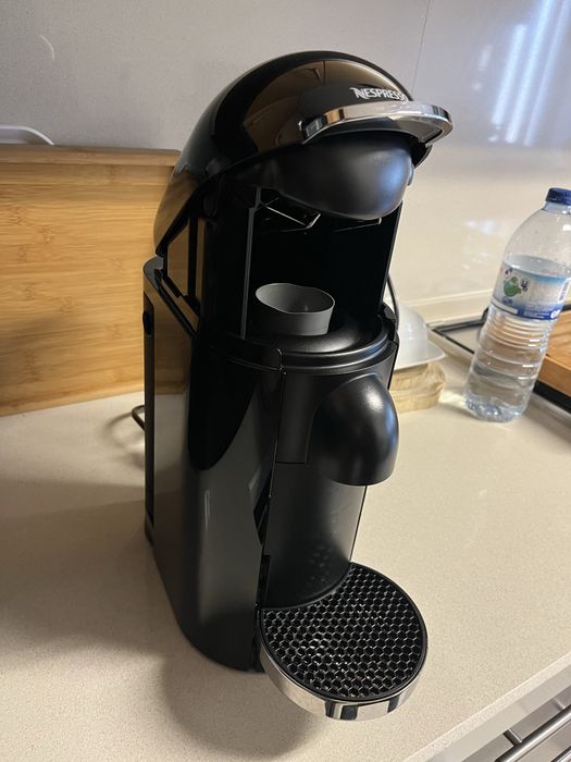 Máquina Nespresso Vertuo Plus Deluxe Black C