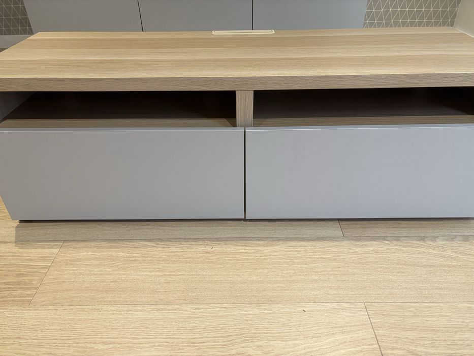 Komoda Ikea Besta szary front