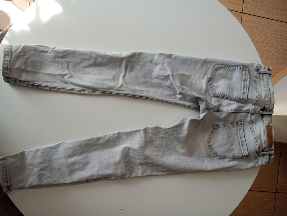 Spodnie rurki jeansy dżinsy Stradivarius