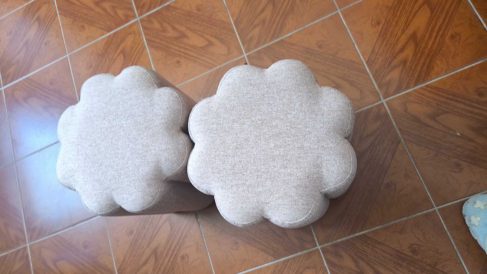 Puff de de sala ou quarto.
