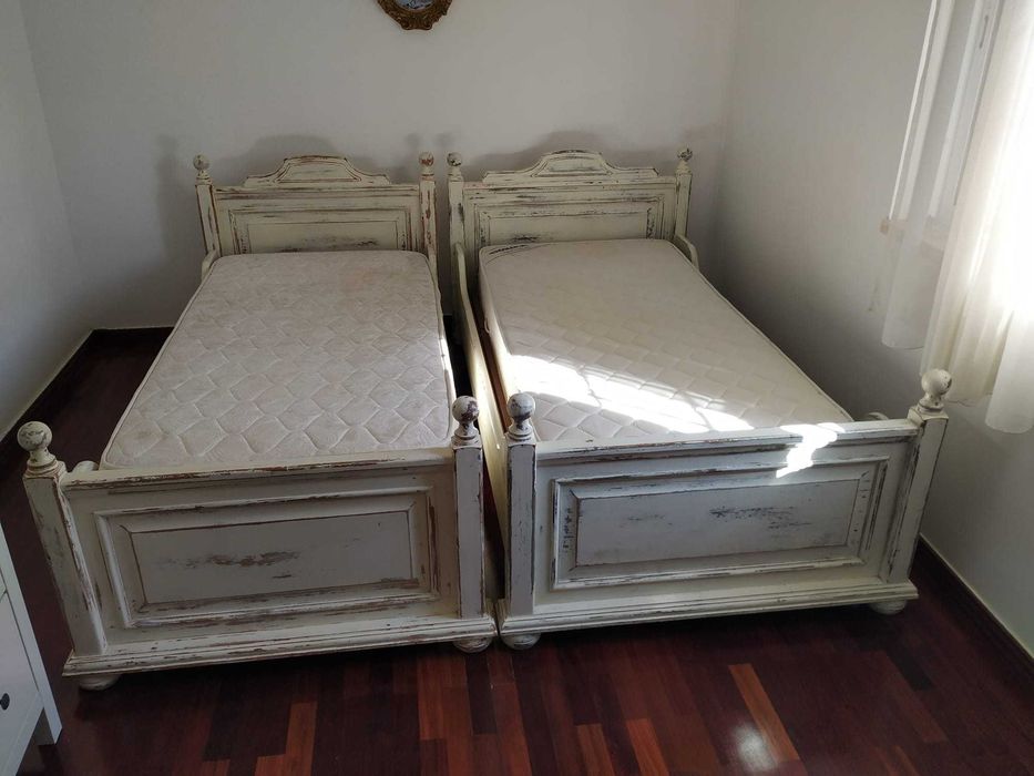 Cama de solteiro (duas)