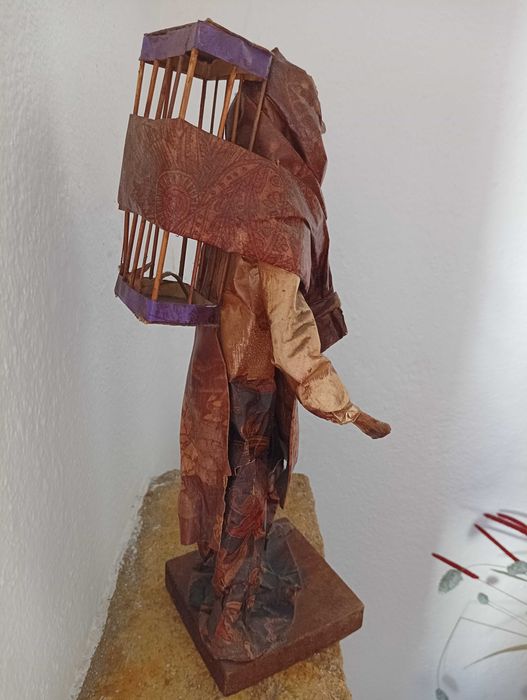 Escultura de arte mexicana em papel