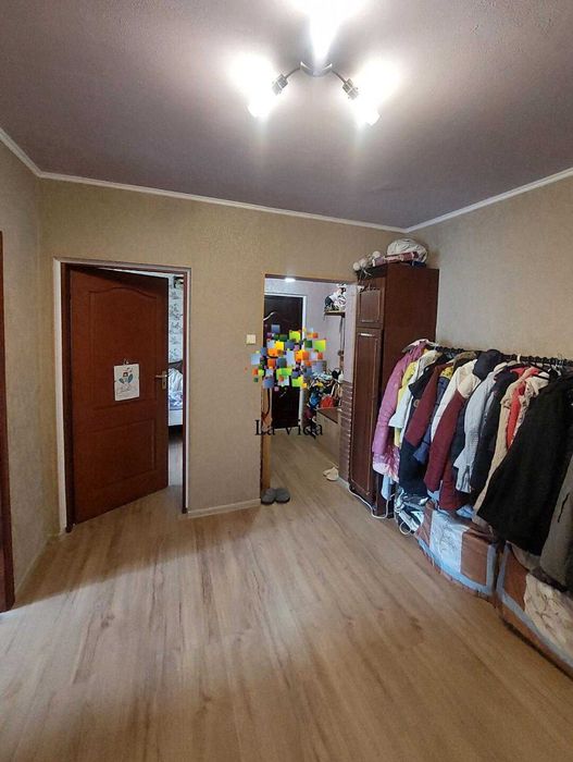 Продаж 3к квартии Червоної Калини 46