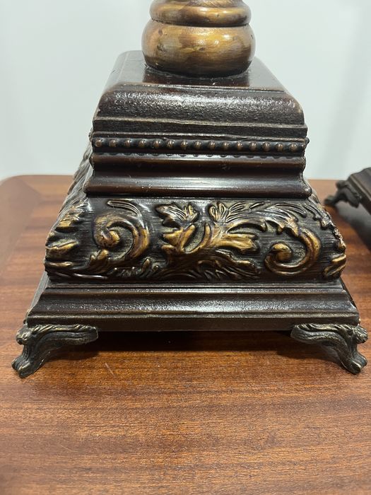 Castiçais muito elegantes