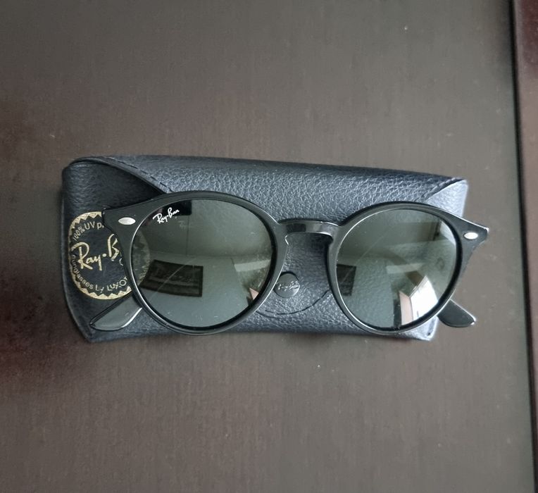 Óculos de Sol Ray-Ban modelo 2180 Preto