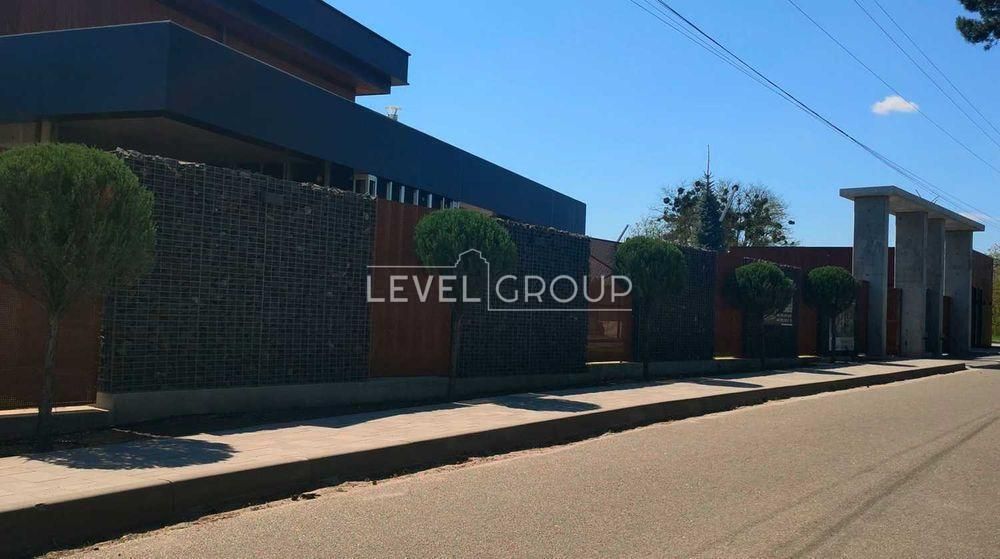 Продаж будинку у клубному містечку. Романків!