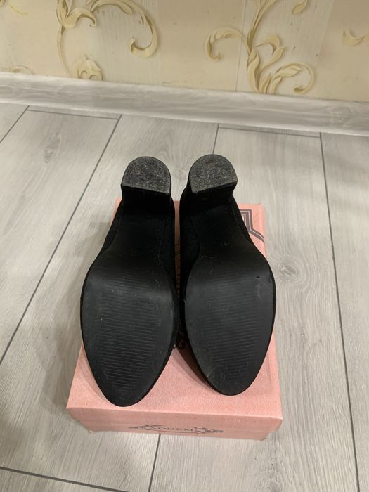 Замшевые туфли 35 размер