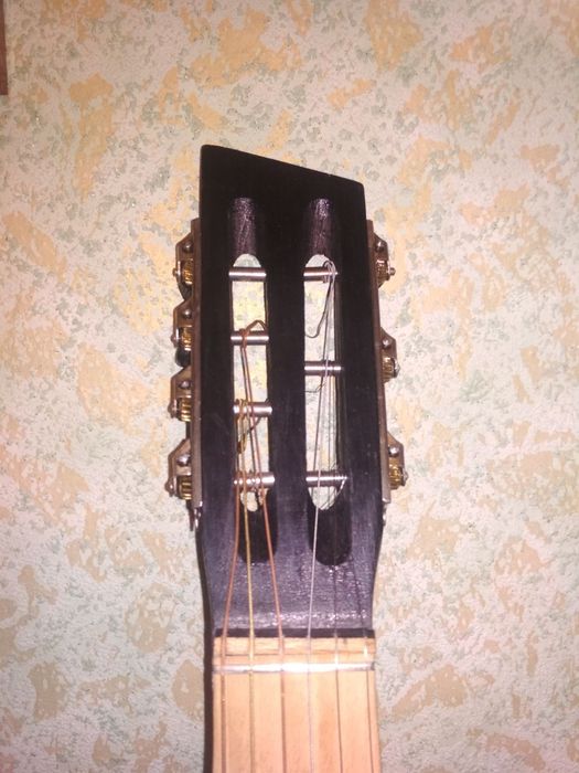 Продам гітару кгасичну