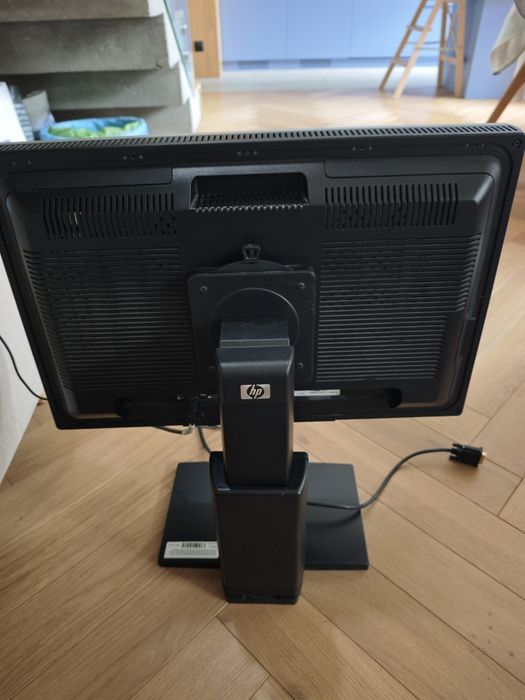 Monitor HP LP2465 full hd z podstawa