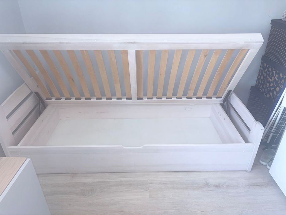 Łóżko jednoosobowe