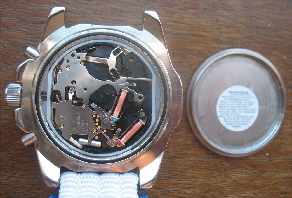 Relógio Estilo Diver - Alpha - Basic - Cronógrafo - Branco (Movimento Seiko)