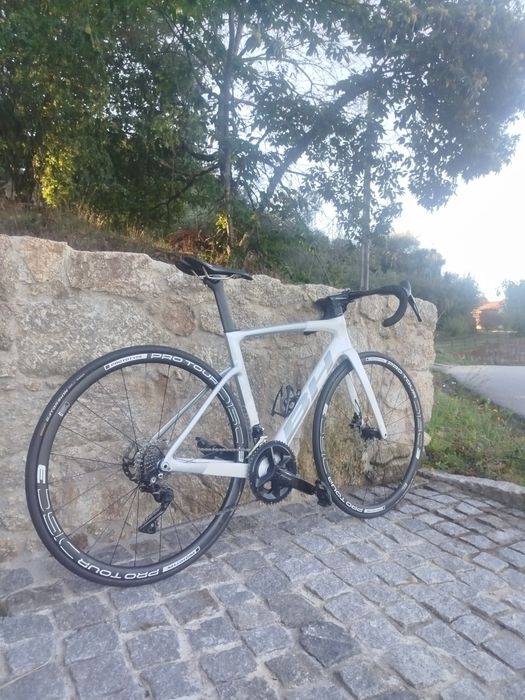 Bicicleta de estrada BH