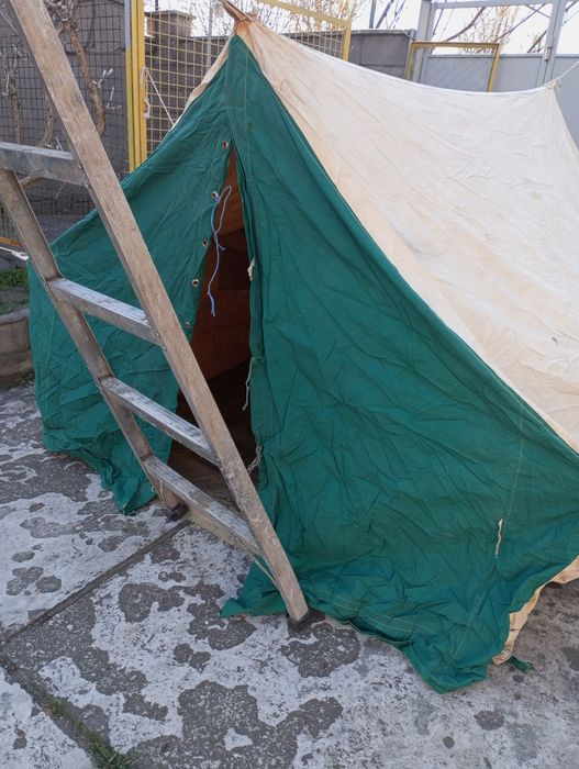 Туристическая палатка