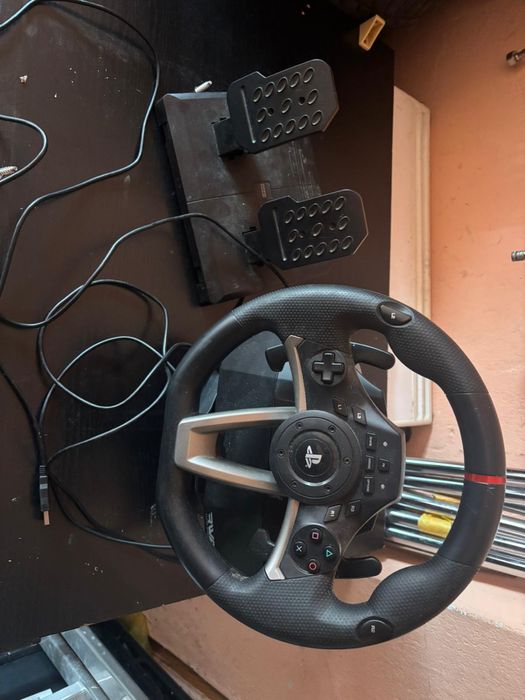 Sprzedam kierownicę do gier HORI RWA Racing Wheel Apex kompatybilną z PS4