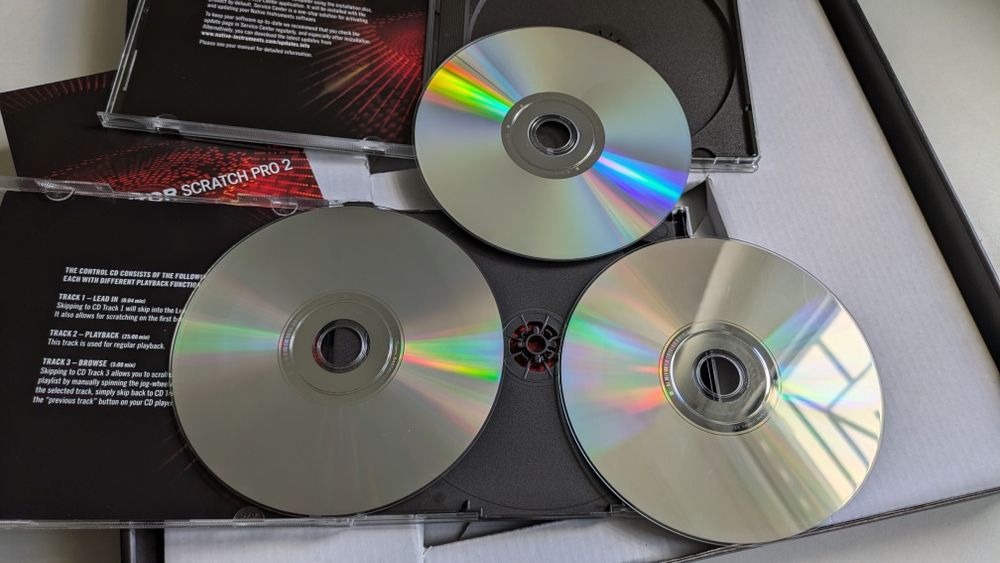 Traktor Scratch PRO 2 Software and Timecode Kit DJ