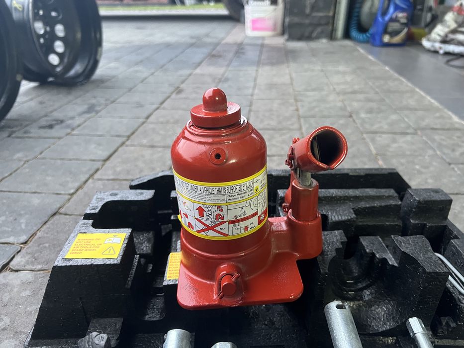 Домкрат,гідравлічний