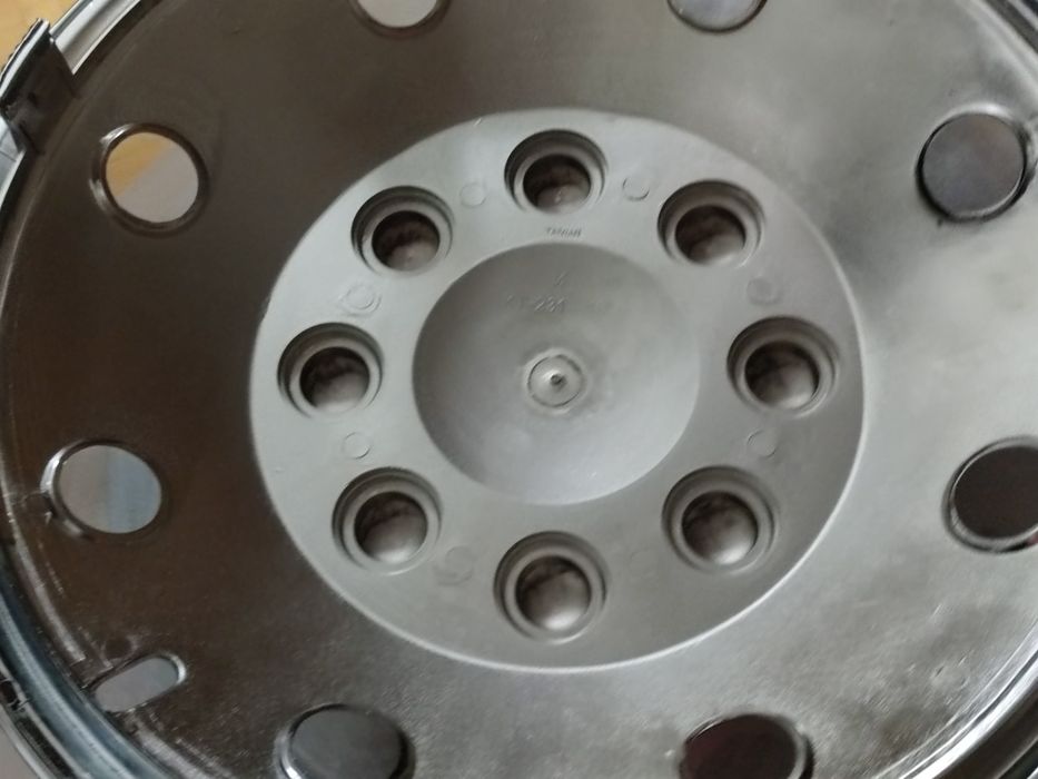 Kołpaki  Iveco Daily 16" chrom 4 szt.