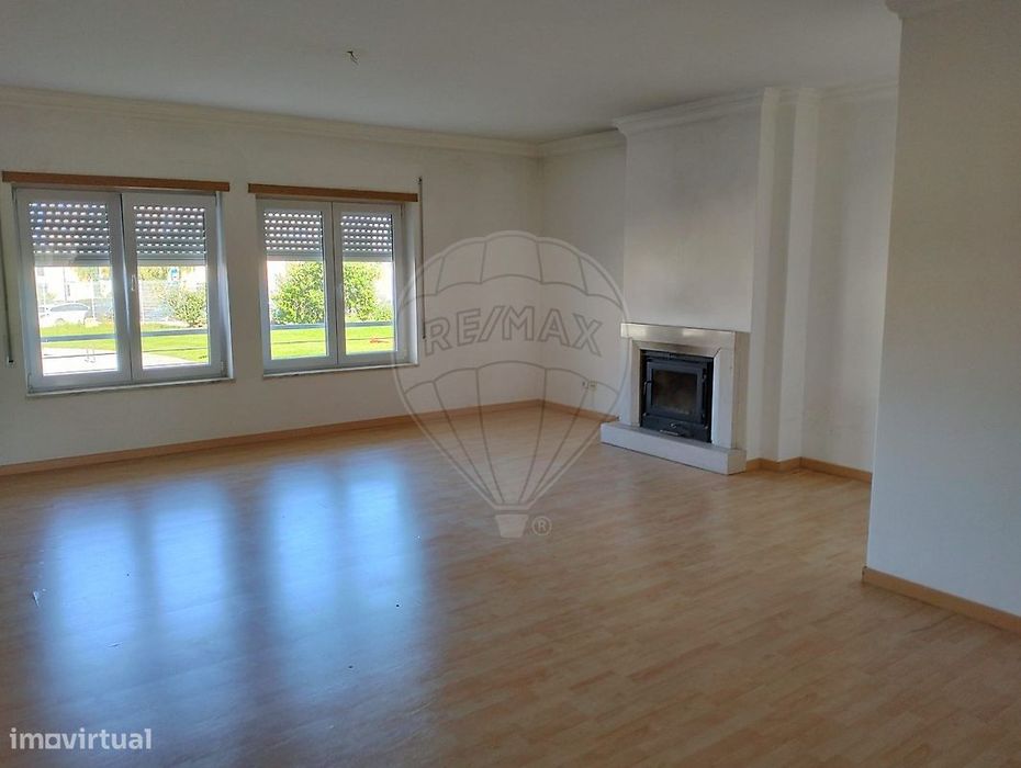 Apartamento T3 para venda — Samora Correia, Santarém