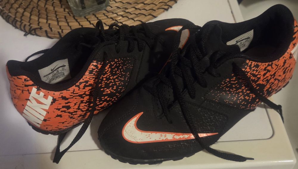 Buty pilkarskie Nike halowki r.36