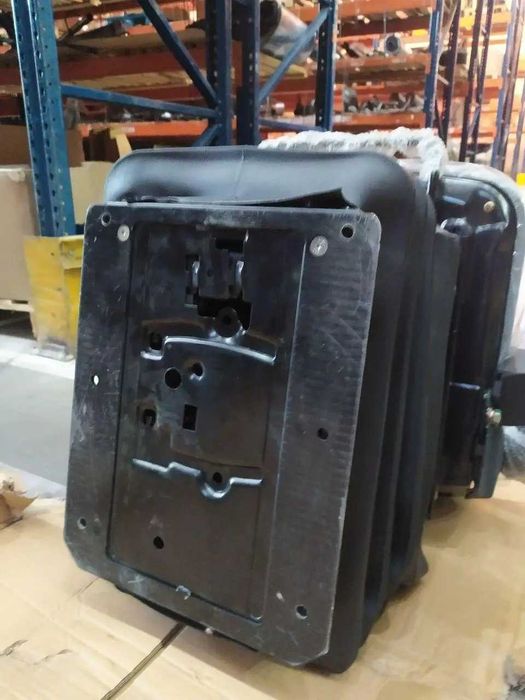 сидіння механічні та  пневматичне John Deere CASE, New Holland, CLAAS, МТЗ, manitou