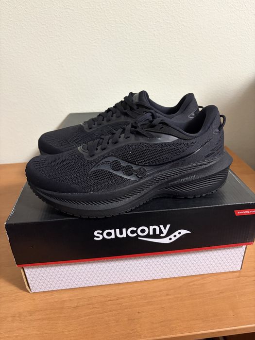 Новые ОРИГИНАЛ оригінал беговые кроссовки кросівки Saucony Triumph 21