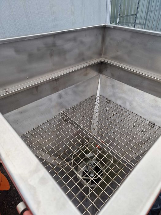 Profesjonalny Rozsiewacz piasku i soli 1000l N 065 Pom Augustów wyprzedaż