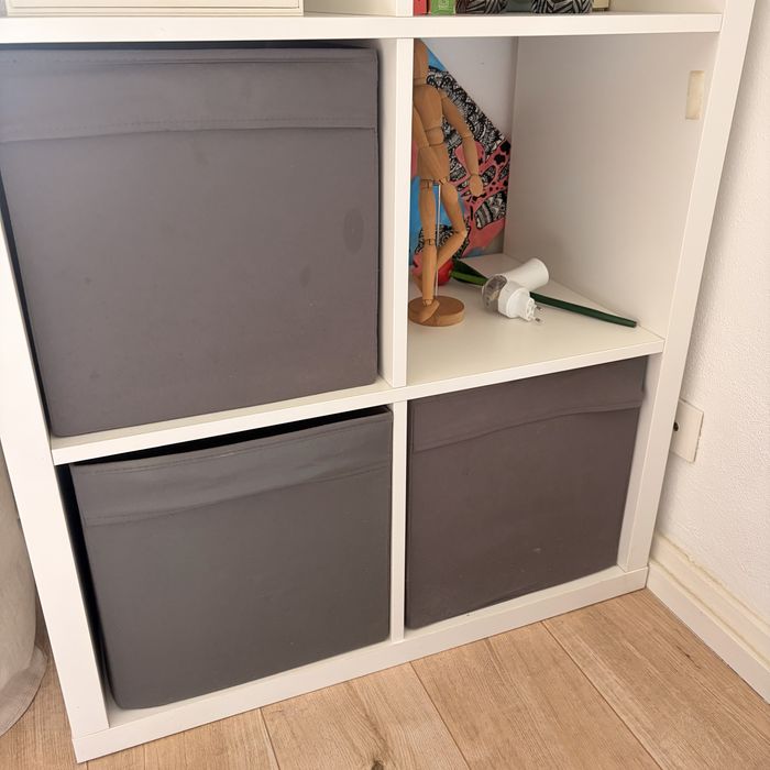 IKEA Estante Kallax e cubos