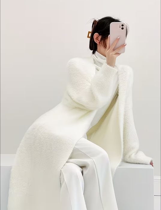 Білий довгий пухнастий кардиган