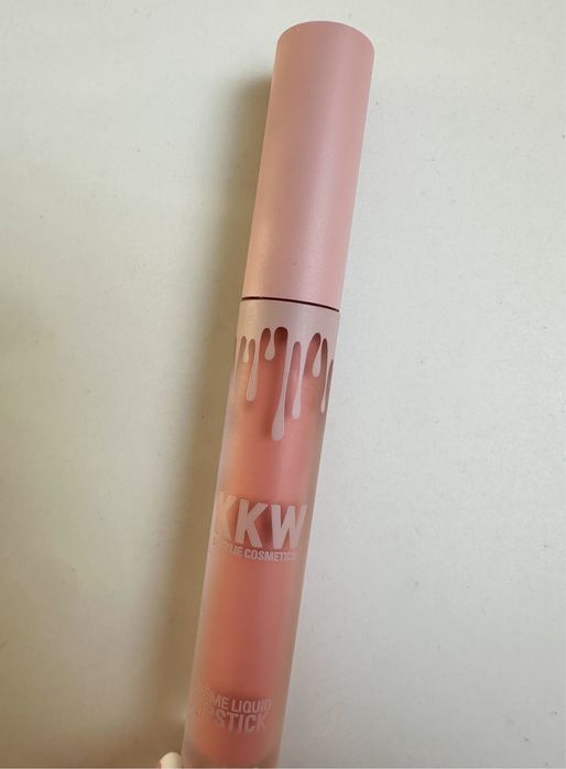 KKW by Kylie Cosmetics Lipstick pomadka szminka w płynie odcień Kim