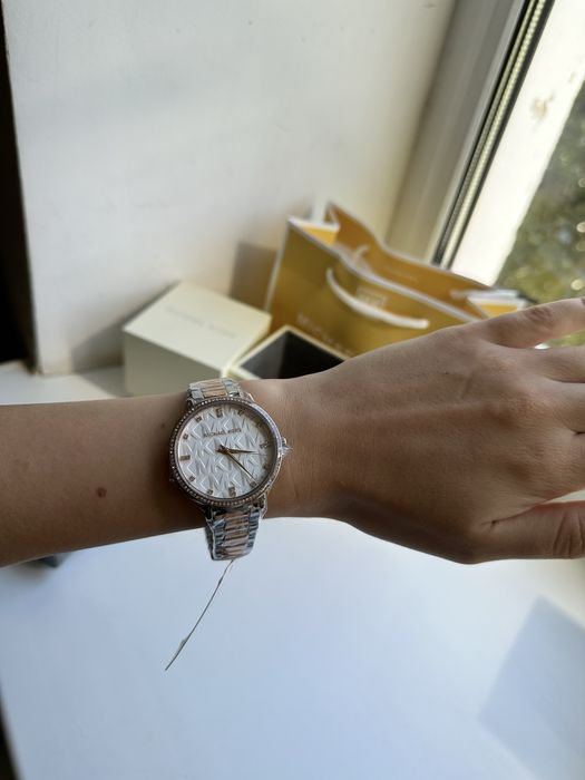 Часи годинник Michael Kors MK4667