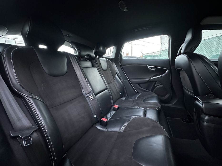 Volvo V40 1.6 D ‘ R-Design ‘   GARANTIA