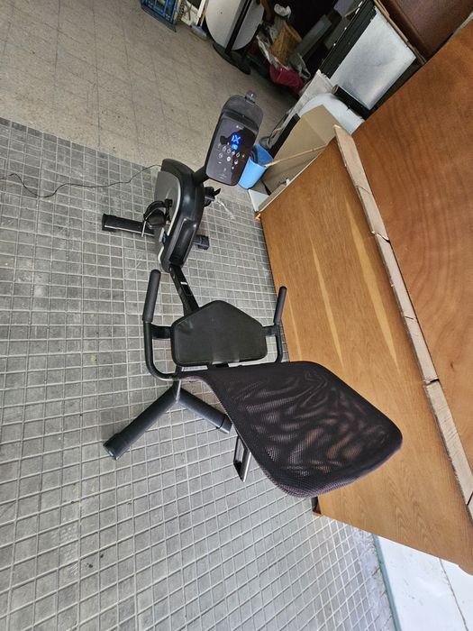 Bicicleta estática Domyos da Decathlon .