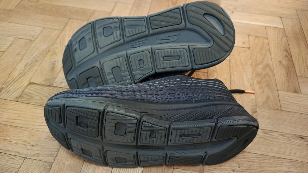 Skechers Max Cushioning Premier 2.0