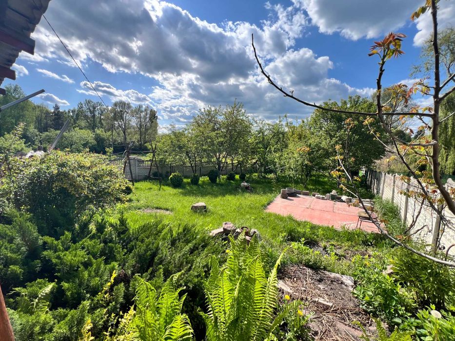 Будинок біля річки