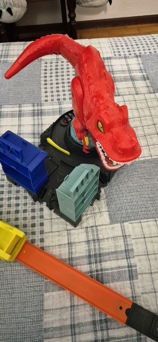 pista Hot Wheels City T-Rex Rampage