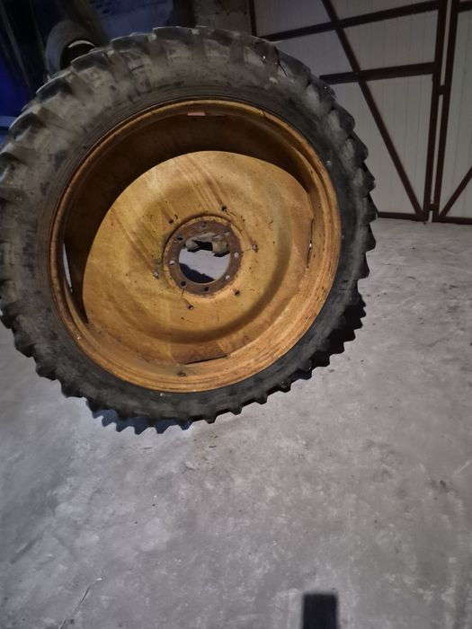 Koła do ursusa c 385 wąskie 230/95 R 44