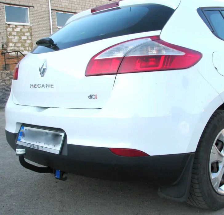 ФАРКОП на Renault Megane 3 4 (Рено Меган). Причіпне з розеткою та дротами.