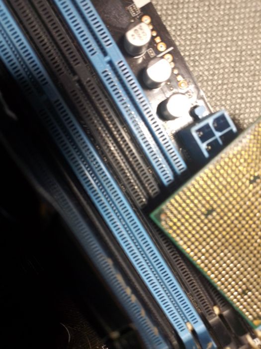 Материнская плата Asus M5A97 R2. ЕVO  (AM3+

Материнская плата