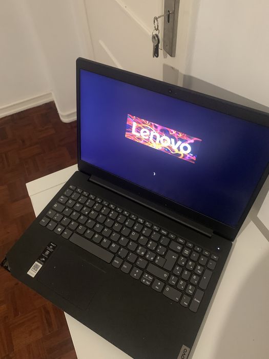 Lenovo Laptop – 8GB RAM – Windows 11 –