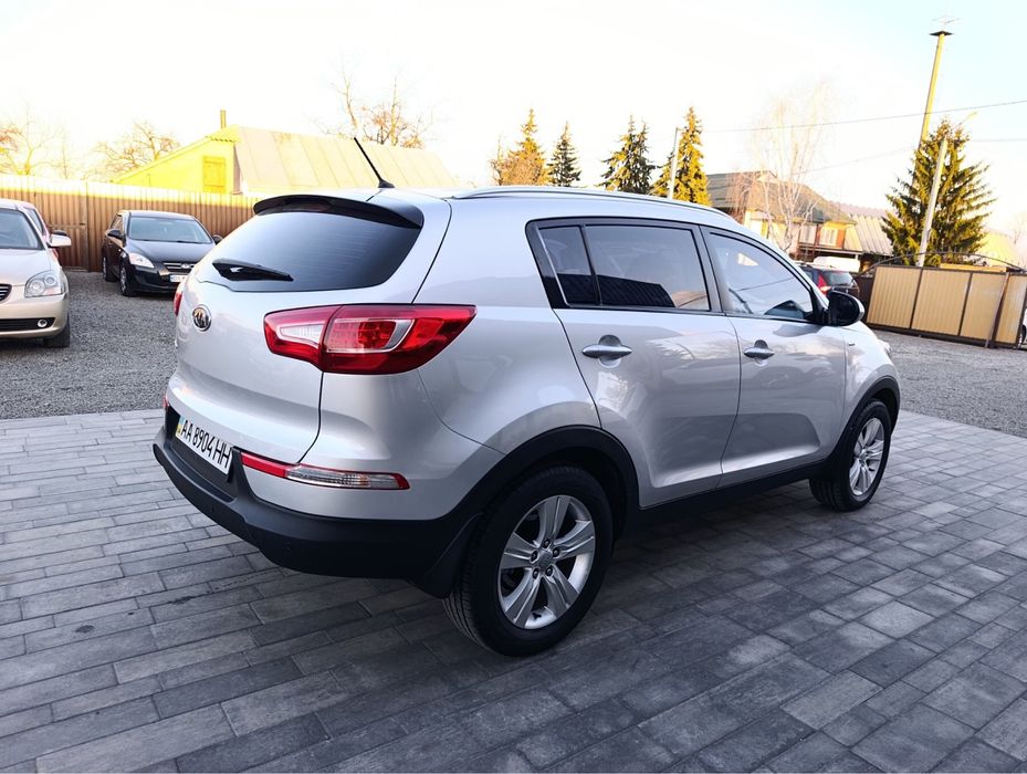 Продам  гарний  автомобіль