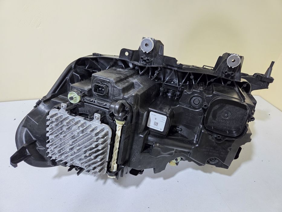 Фара права BMW X5 X6 G05 G06 2024-2026 USA